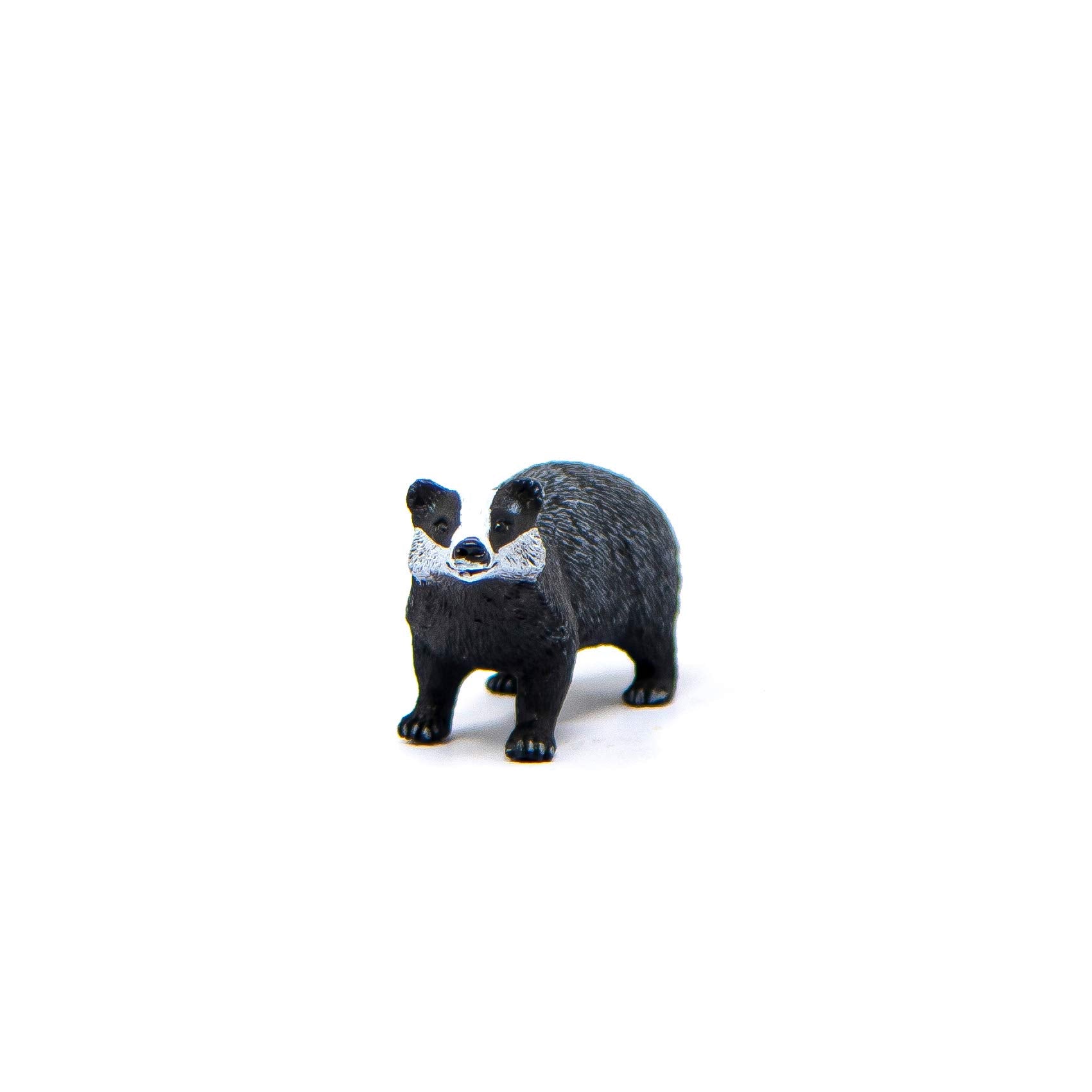 SCHLEICH Badger Figure - Wildlife Animal Toy for Kids 3-8 Years