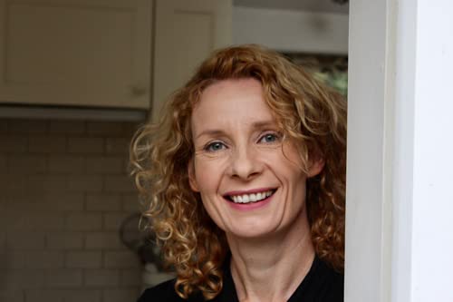 Bee Wilson - The Heart-Shaped Tin: Love, Loss and Kitchen Objects | Paperback