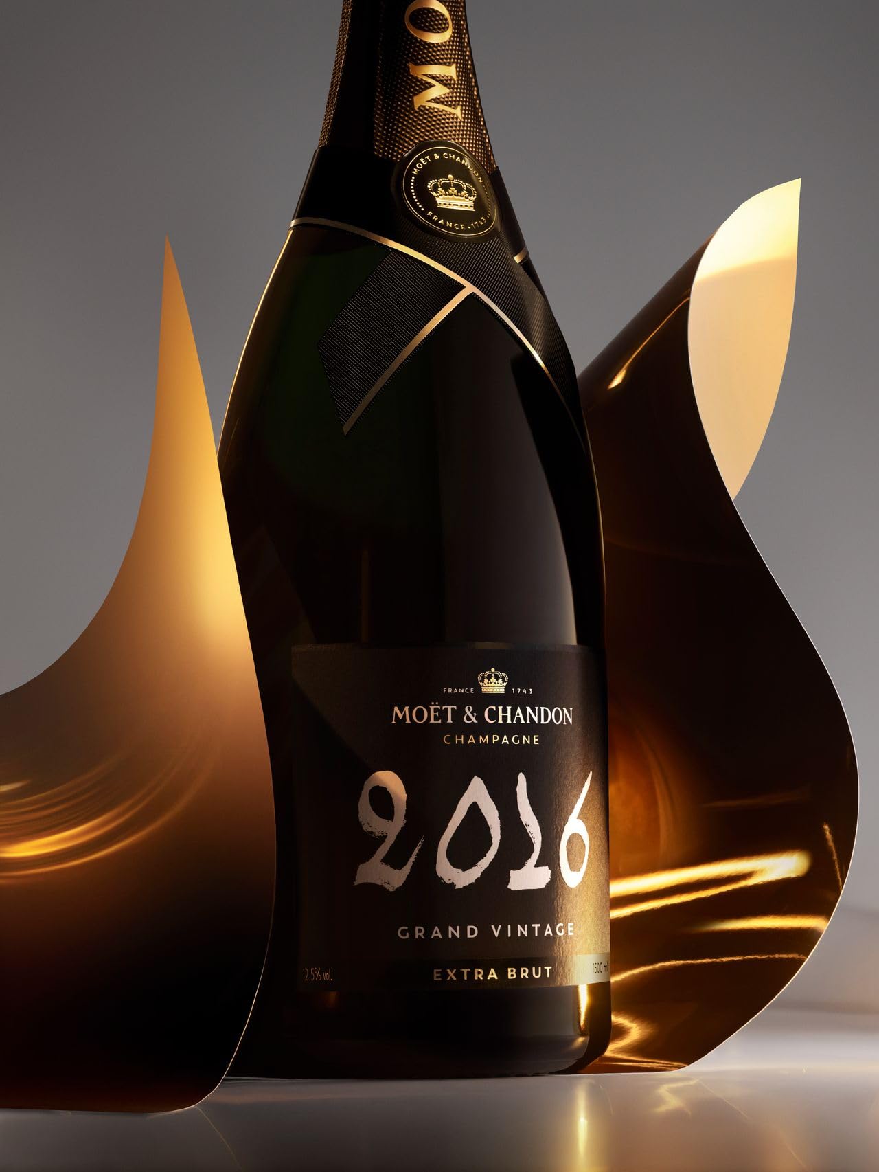 Moët & Chandon Grand Vintage 2016 Champagne - 75cl Giftbox 3