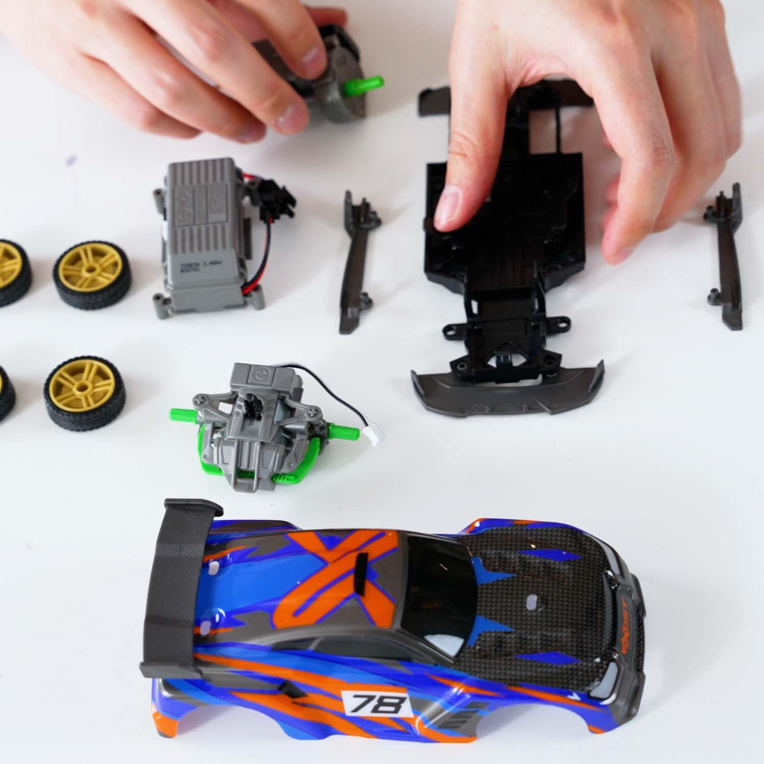 Silverlit Build 2 Drive RC Car Duo Set - Build, Race & Customize with 2 Remote-Controlled Cars for Kids 6+ 18