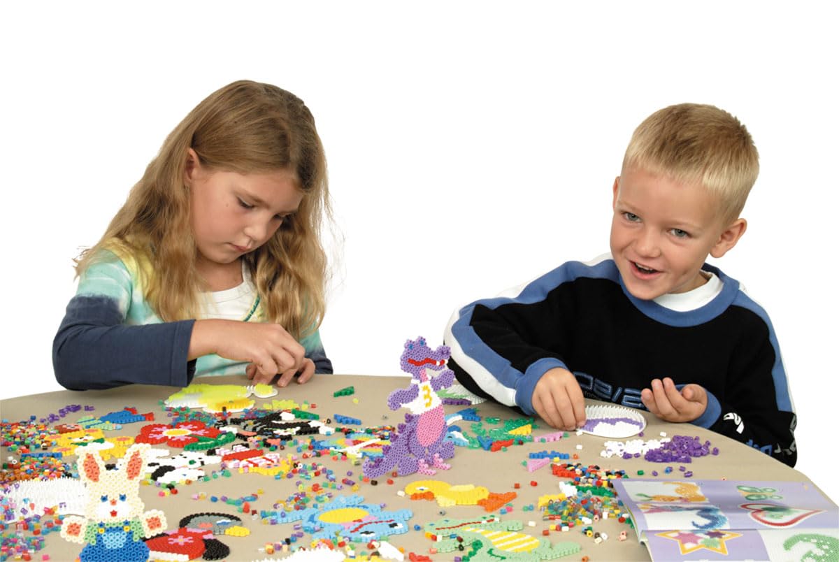 Hama Gift Box - Space | 2,500 Beads & 2 Pegboards for Creative Fun 15