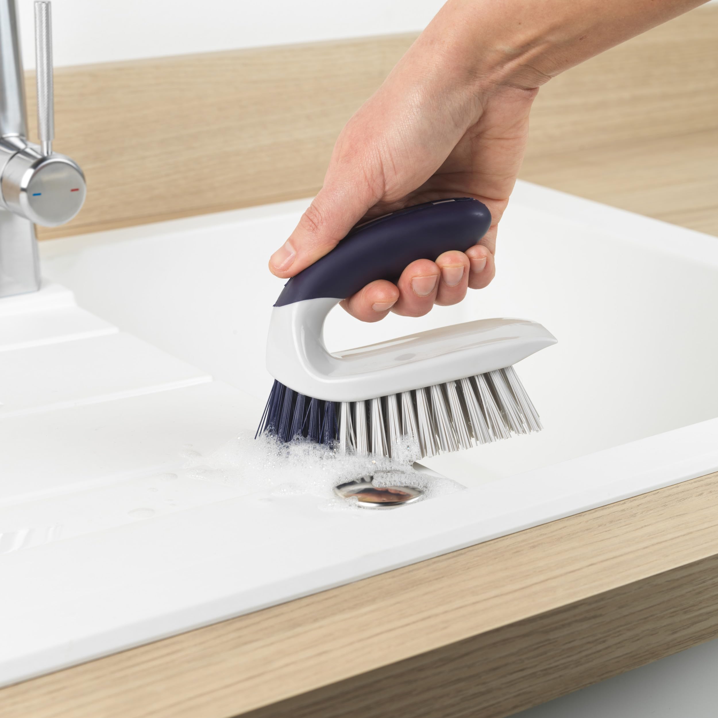 Beldray Deep Clean Handheld Scrubbing Brush - Tough Bristles | Built-in Scraper | Non-Slip Grip 5