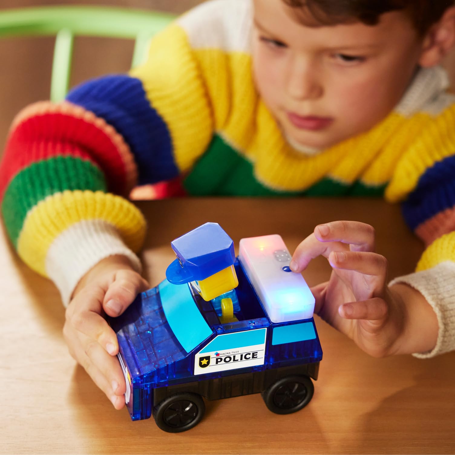 MAGNA-TILES Police Station 35-Piece Magnetic Construction Set 5