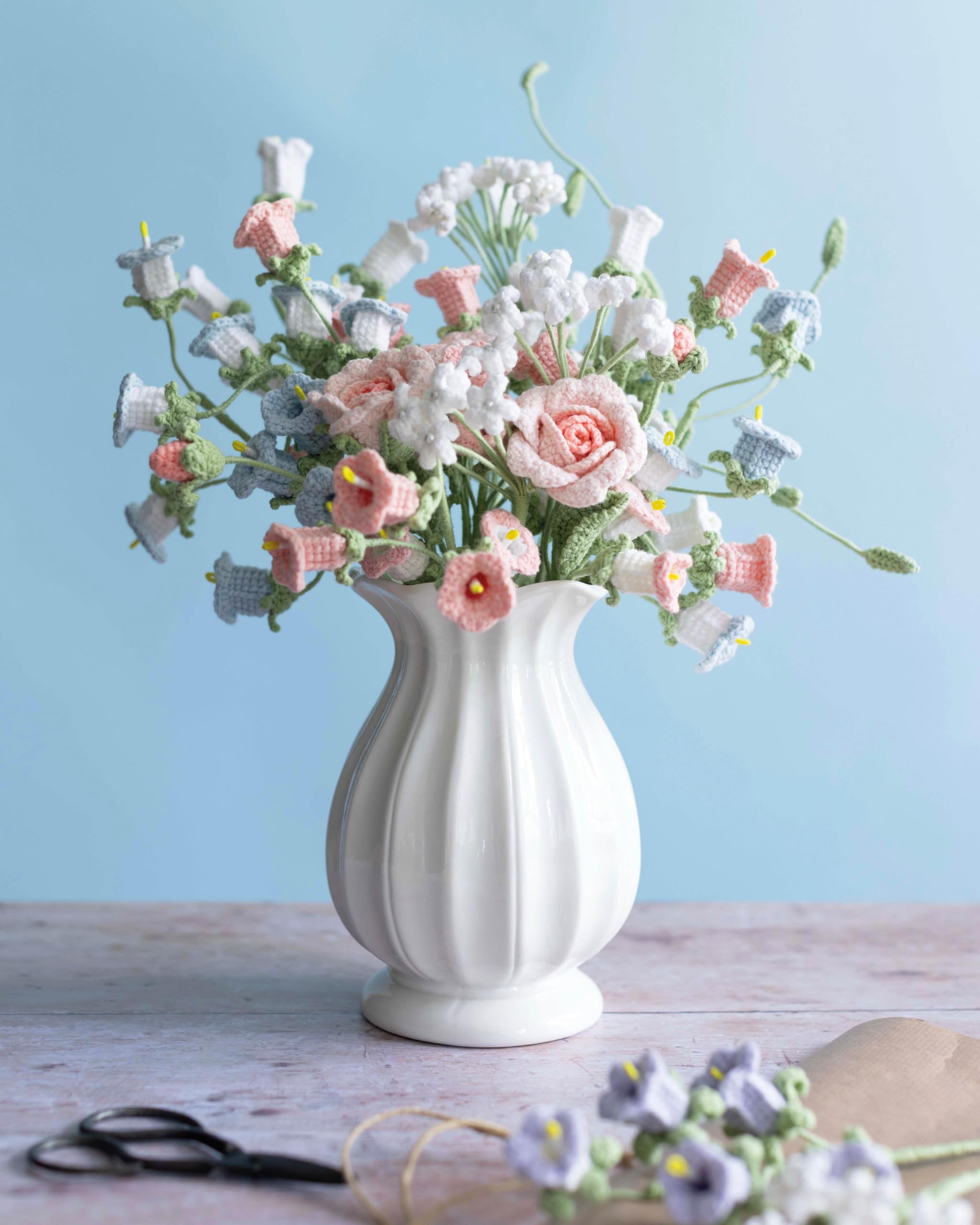 David & Charles Crochet A Flower Bouquet: 35 Handmade Flower & Foliage Patterns 6