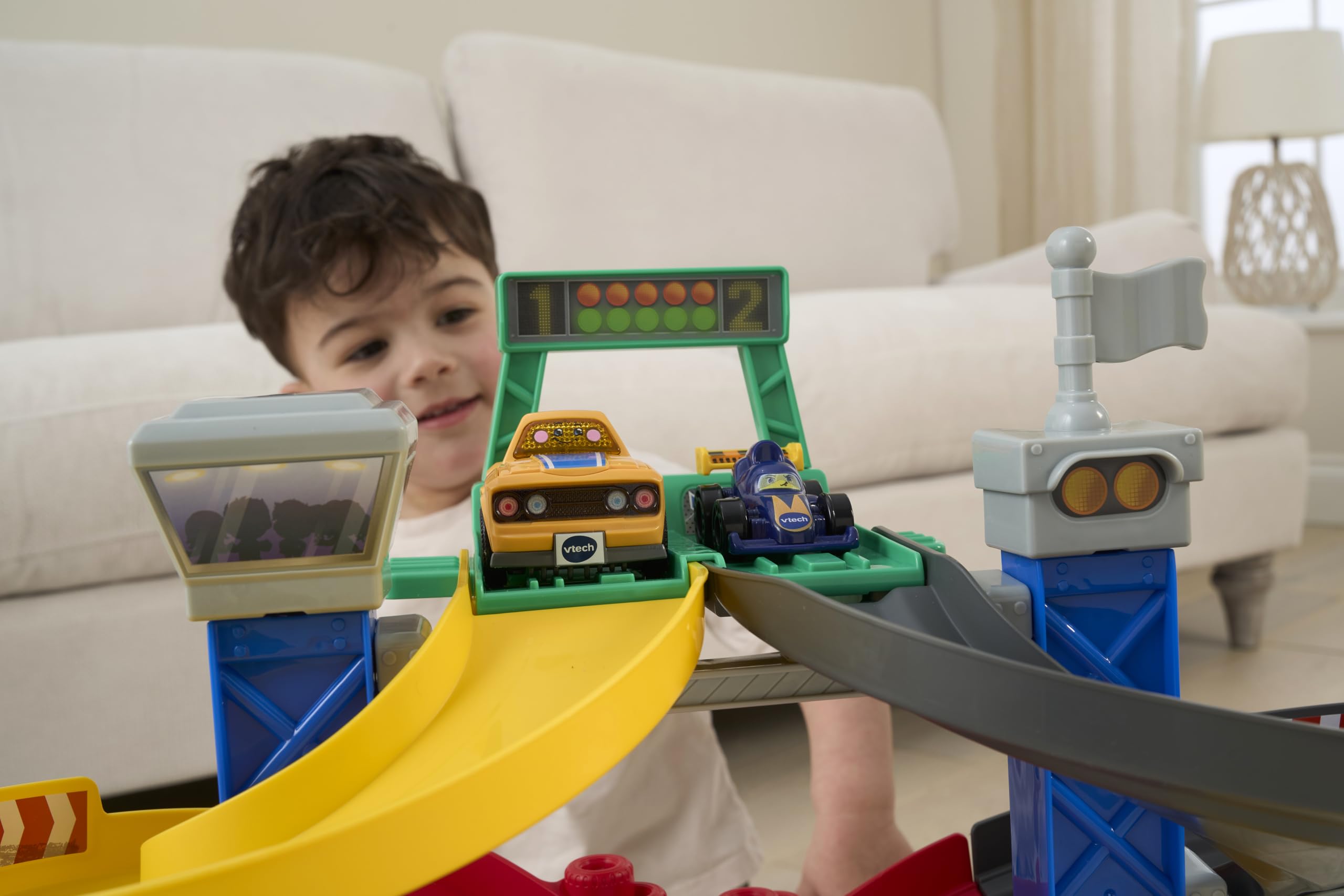 VTech Toot-Toot Drivers Criss-Cross Raceway - Interactive Toy Car Playset with Spiral Track & Crash Zones