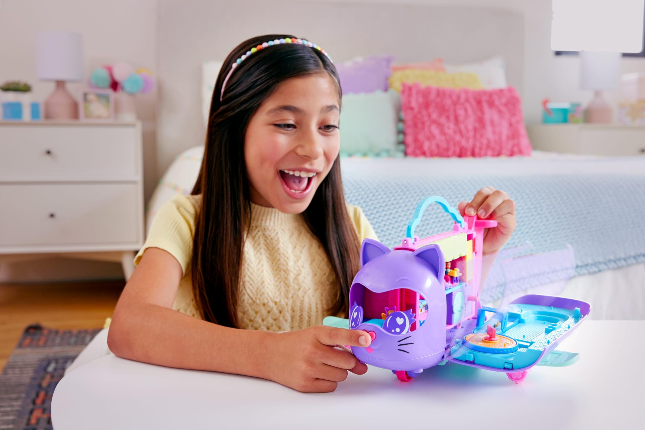 Polly Pocket Kitty Airways Airplane Playset with 2 Micro Dolls and 19 Accessories | Ages 4+