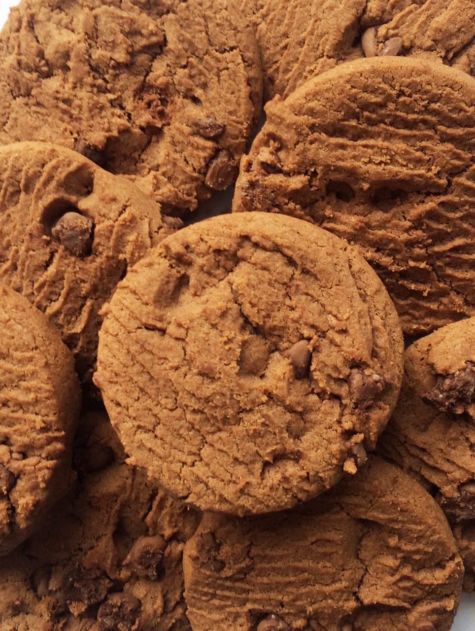 Churchill's Confectionery - Scarlet Art Deco Tin 300g Belgian Chocolate Chip Biscuits 4