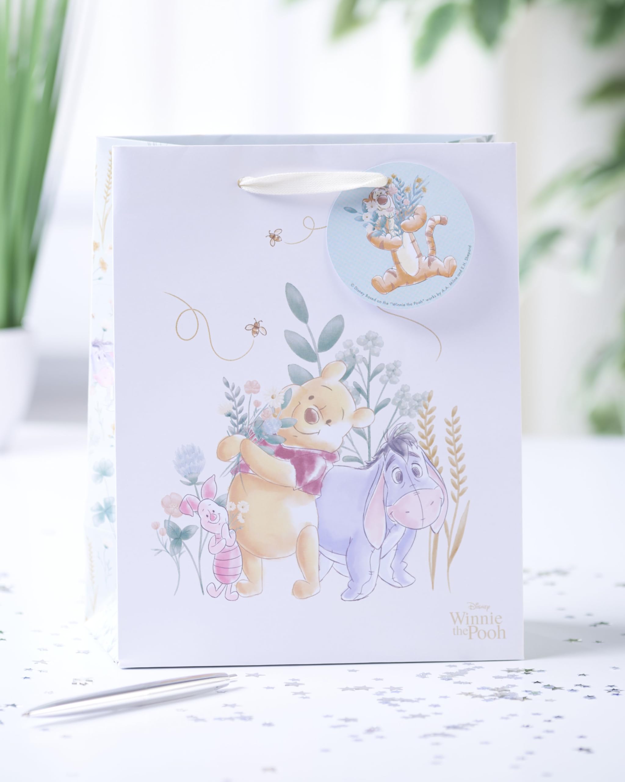 UK Greetings Disney Winnie The Pooh Medium Gift Bag | FSC Certified | 22.8 x 19 cm 3