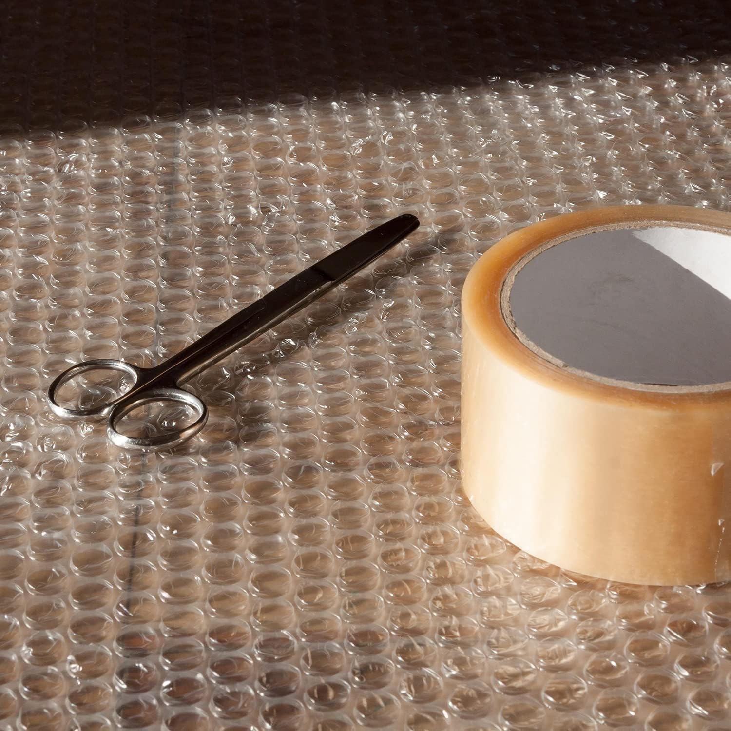 delka Premium Bubble Wrap Roll - 300mm x 10m | Medium Bubble Size | Recyclable Plastic 7