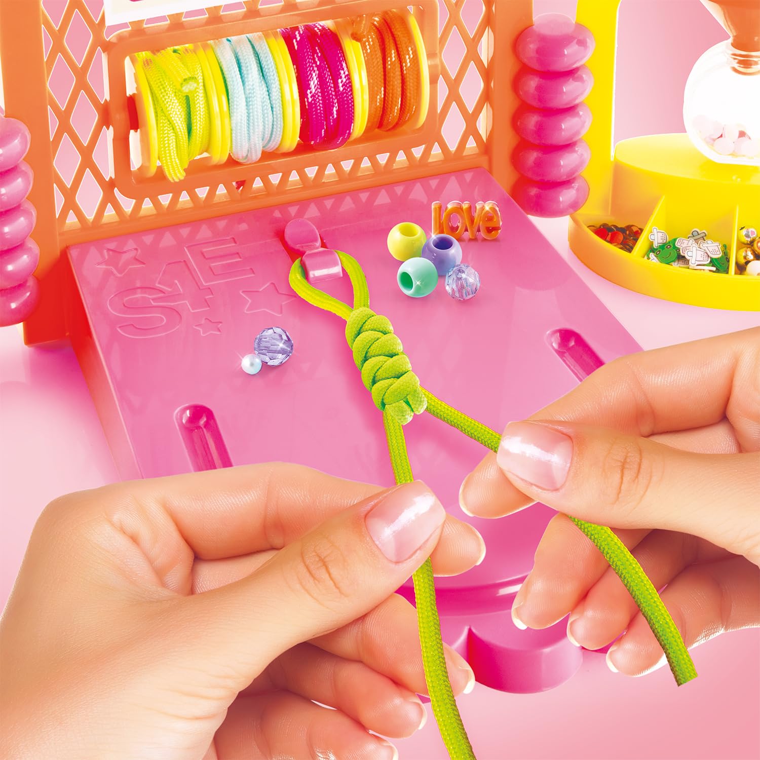 Canal Toys Style 4 Ever DIY Keychain Making Kit - Create 8 Paracord & Beaded Keychains 4