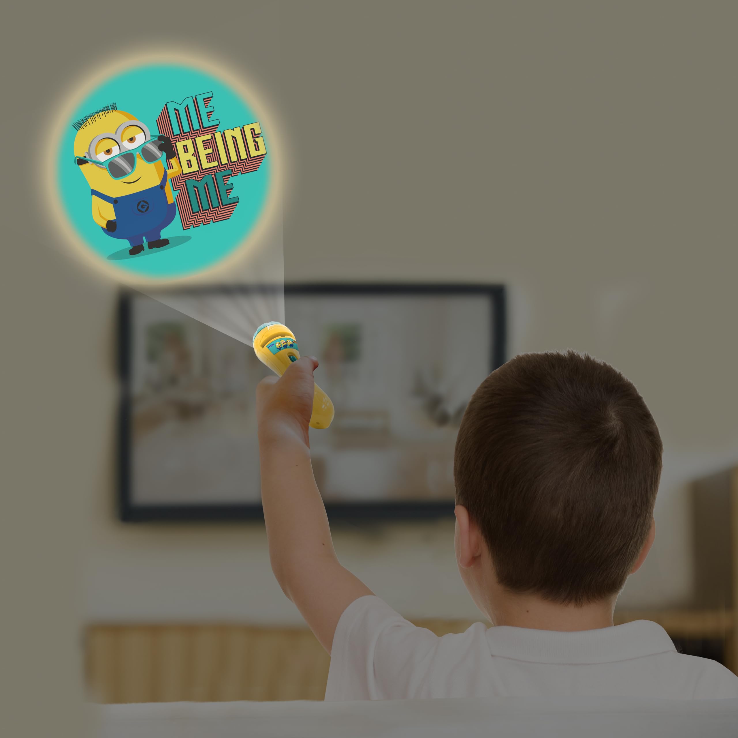 LEXIBOOK Despicable Me Minions Story Projector & Torch - 24 Images, 3 Discs, Ages 3+ 14