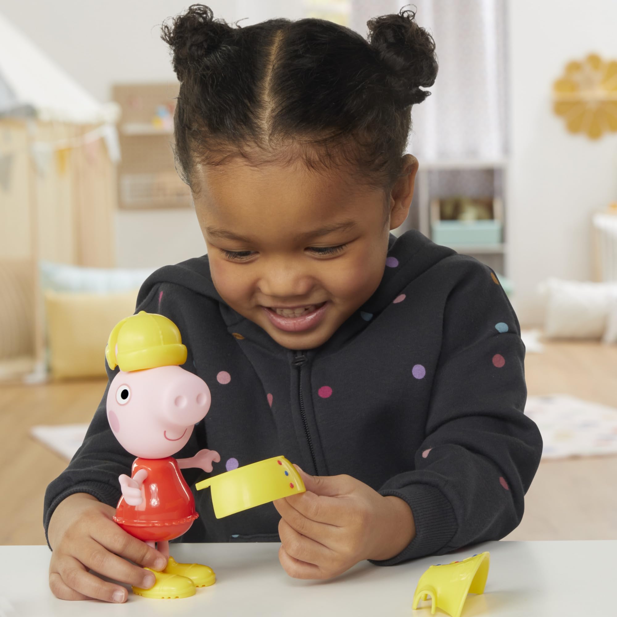 Peppa Pig Dress-Up Figure - 15 cm Doll with 6 Rain & Snow Accessories | Ages 3+ 7