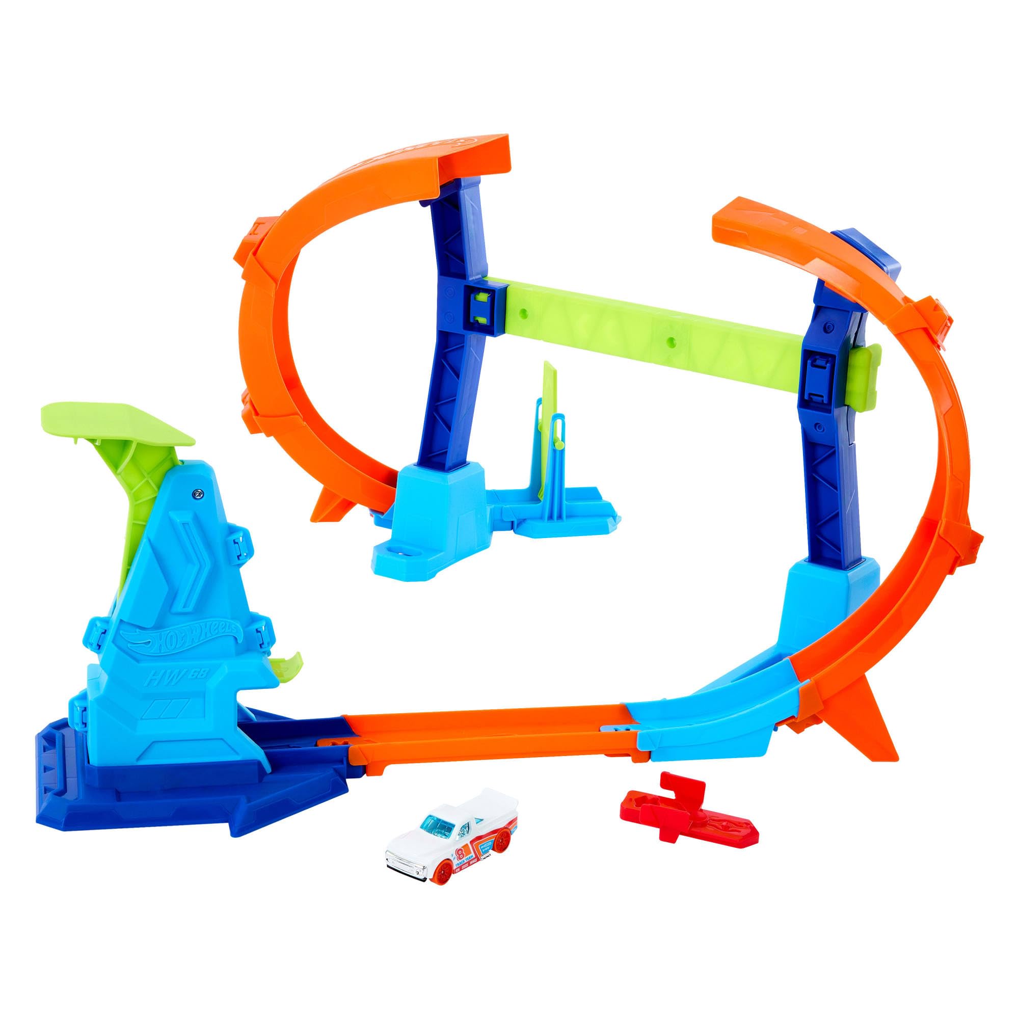 Hot Wheels Stunt Tracks Corkscrew Jump Track Set with 1:64 Scale Car | Ages 4+ | Model JFH36