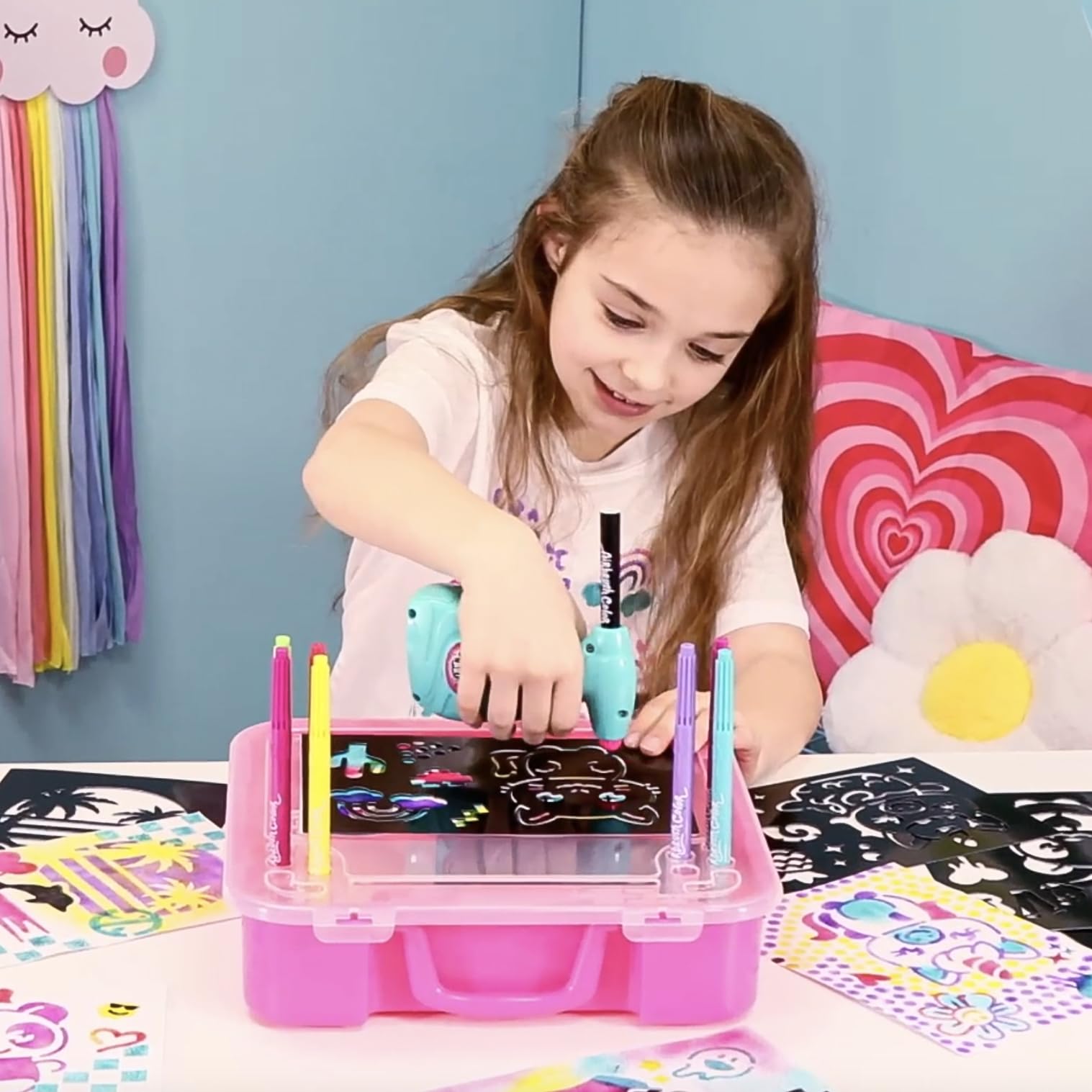 Canal Toys Airbrush Art Activity Case - Electronic Spray & 10 Stencils | Ages 6+ 5