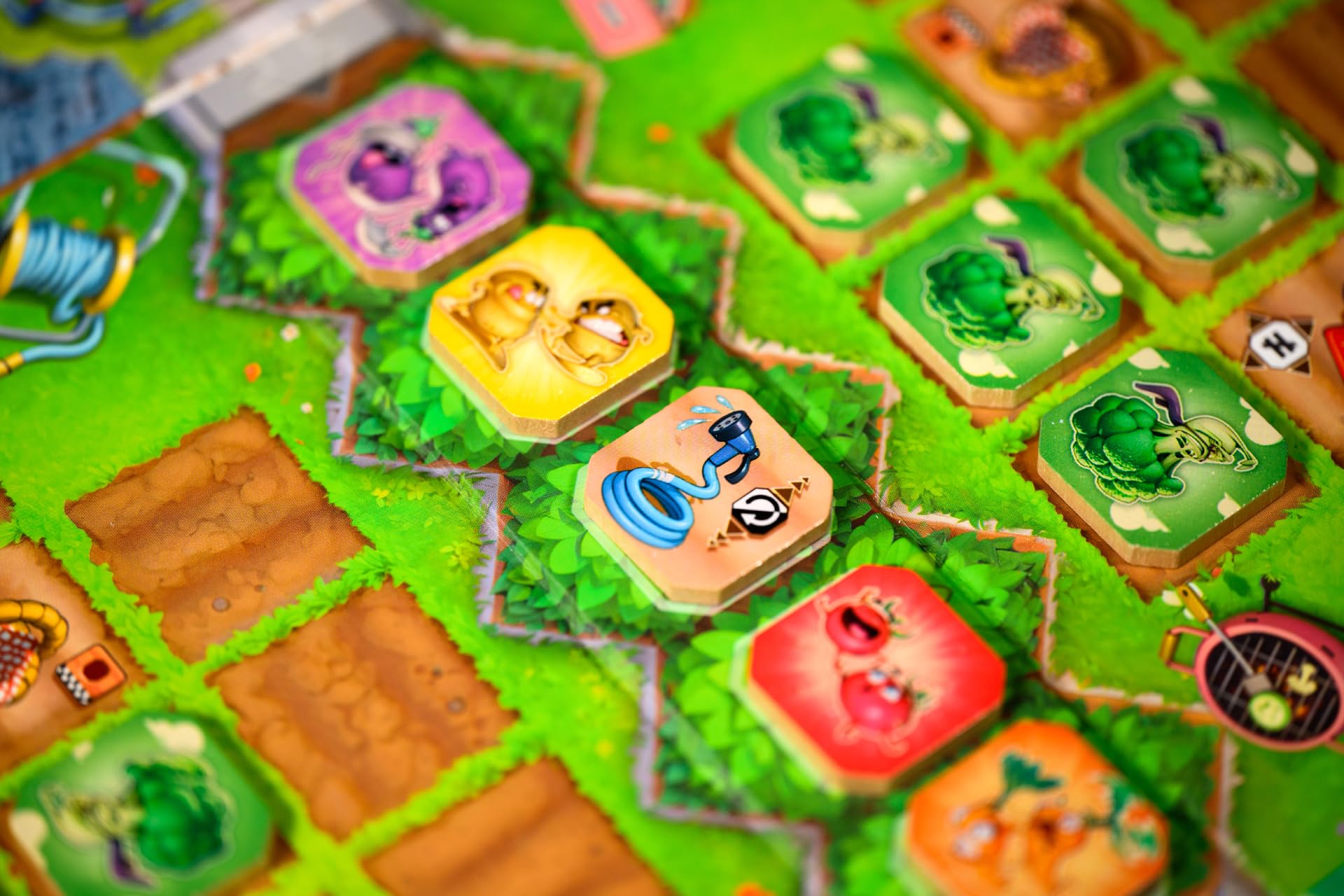 SPACE Cowboys Garden Rush Board Game | Tile Placement Strategy | 2 Players | Ages 10+ | 30 Min 8