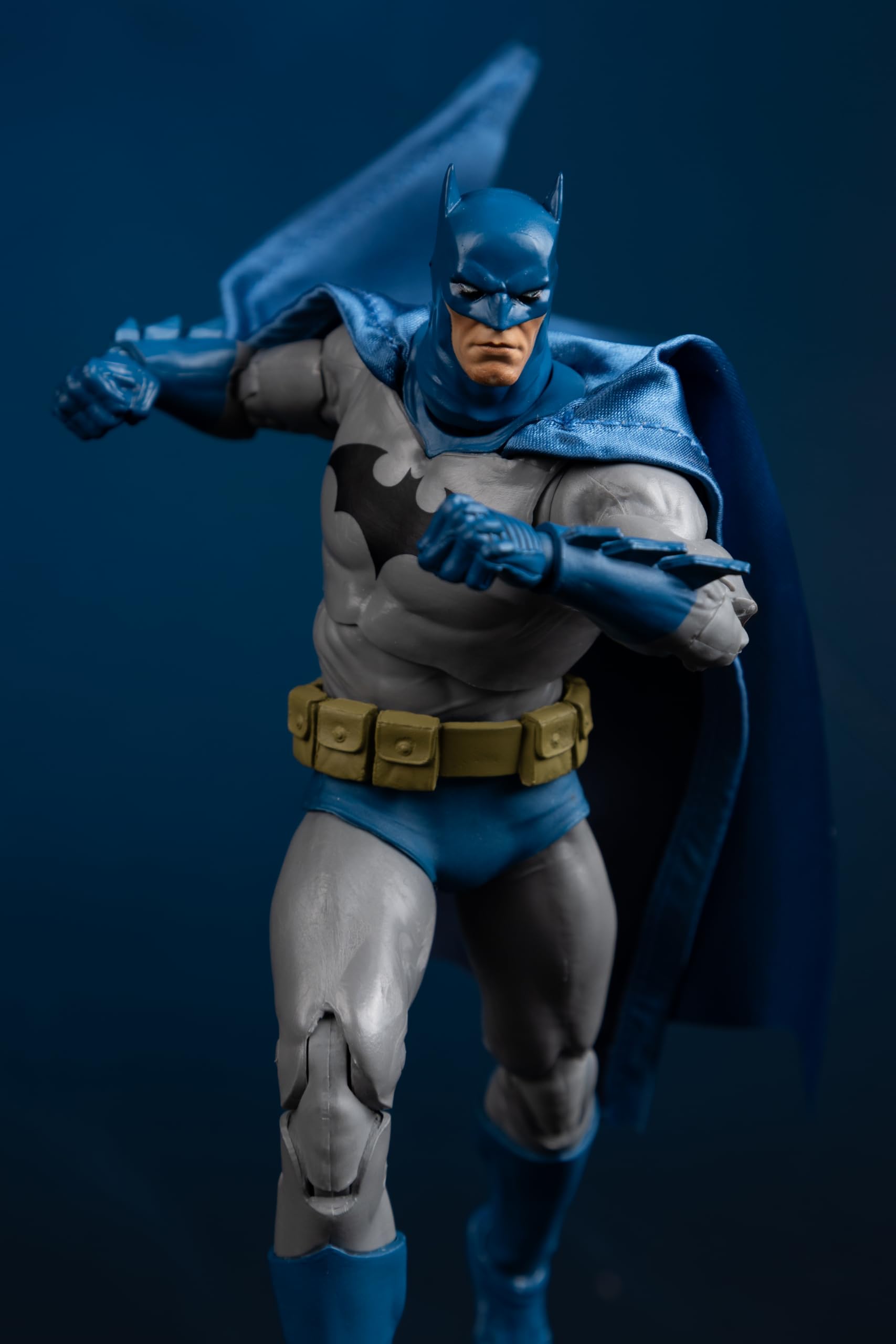 McFarlane DC Multiverse Batman (Batman: Hush 2) 7in Action Figure | Ultra Articulation 2