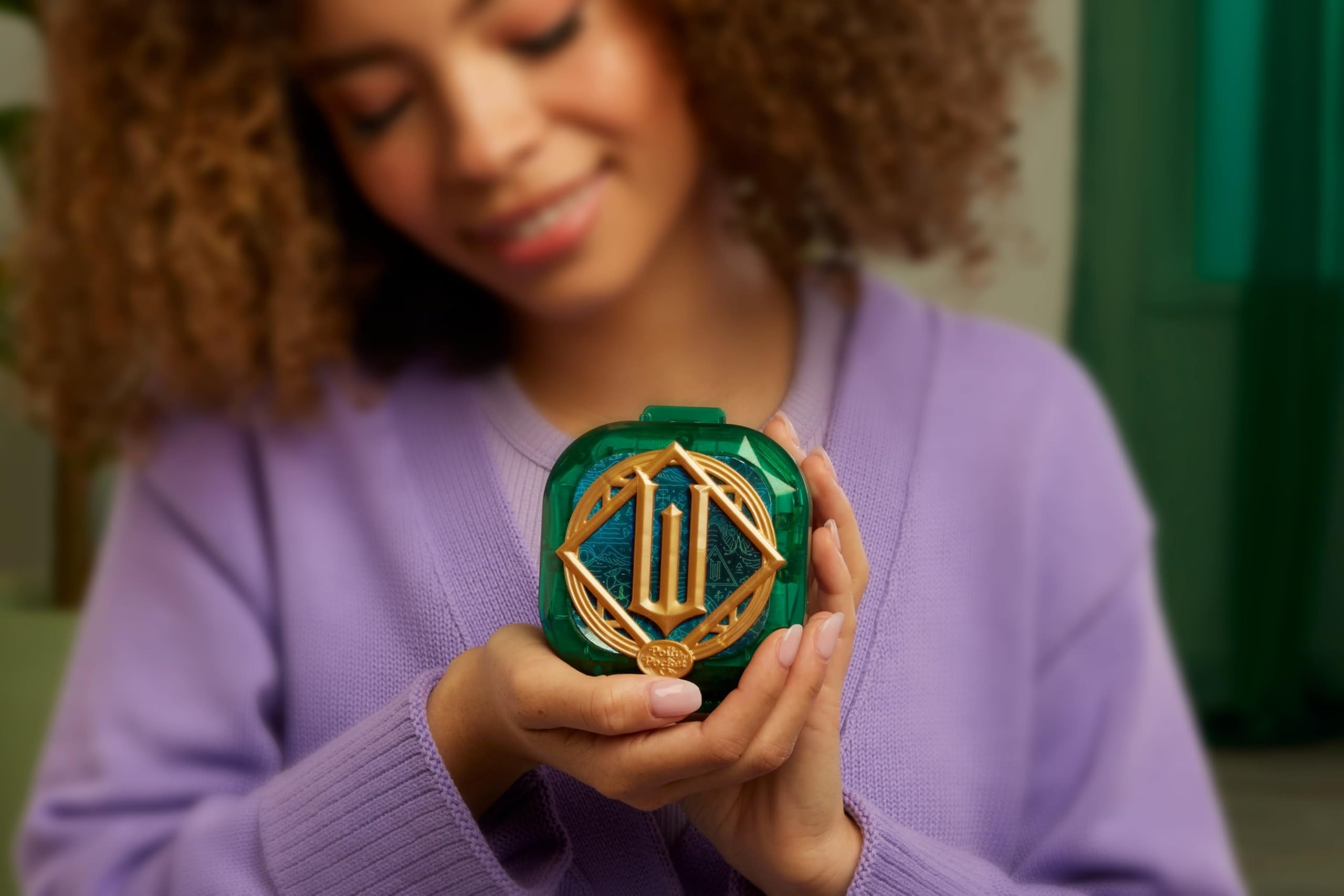 Polly Pocket x Wicked Collector Compact - Micro Dolls & Playset for Ages 4+ 16