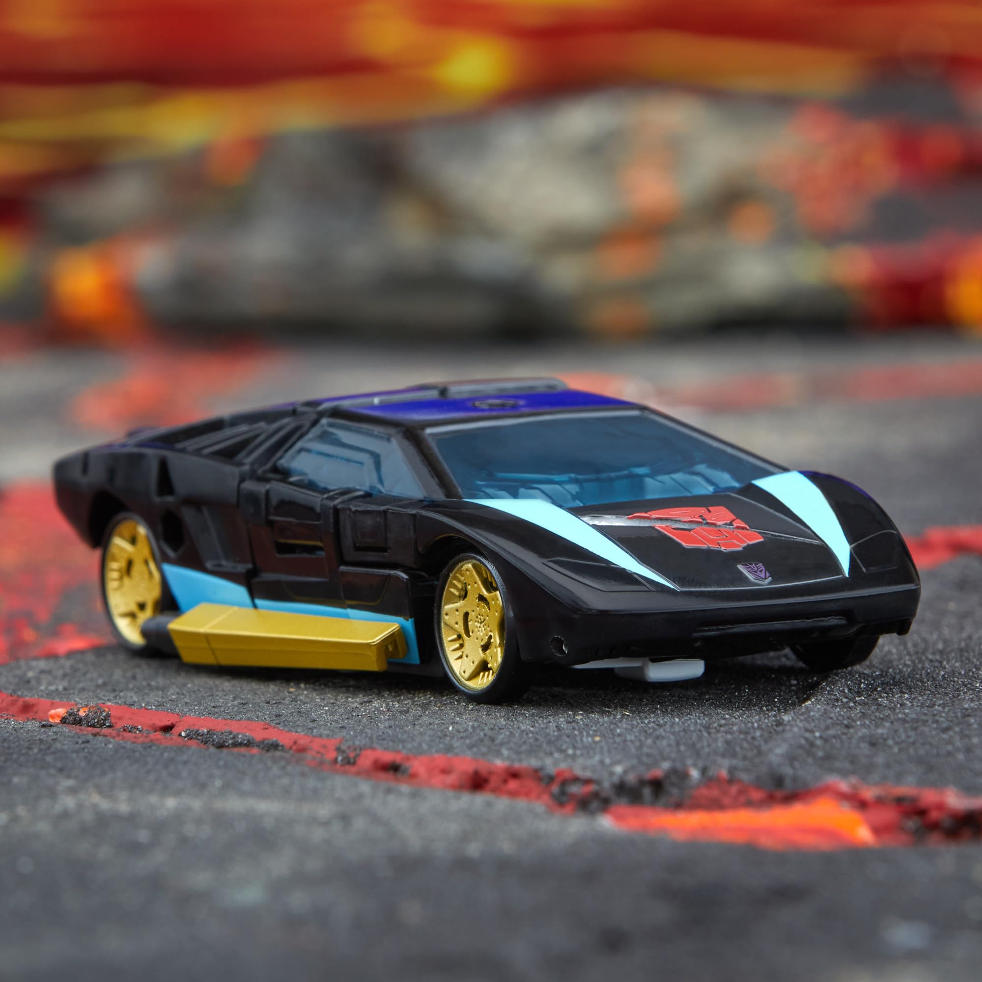 Transformers Legacy Deluxe Class Armada Universe Wheeljack Action Figure | 5.5-inch | 16 Steps 8