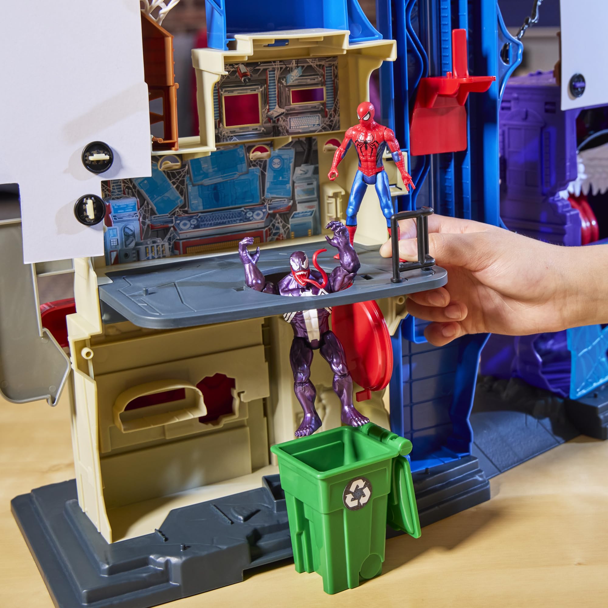 SPIDER-MAN VenomVersus Web Slinging City Playset - Over 18 Inches Tall | 30+ Features | Ages 4+ 8