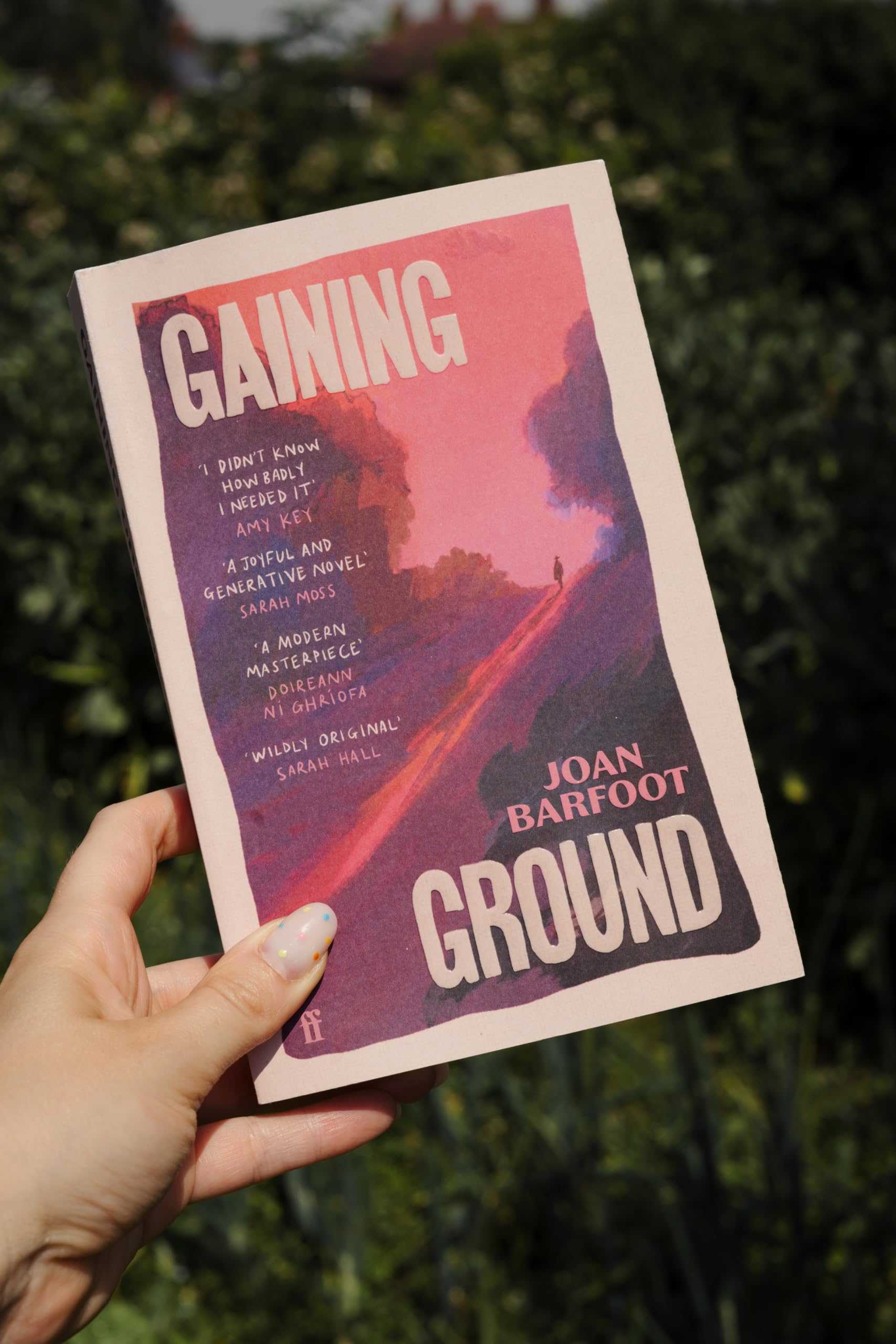 Gaining Ground by Joan Barfoot - A Novel of Self-Liberation | Paperback | 304 Pages 5