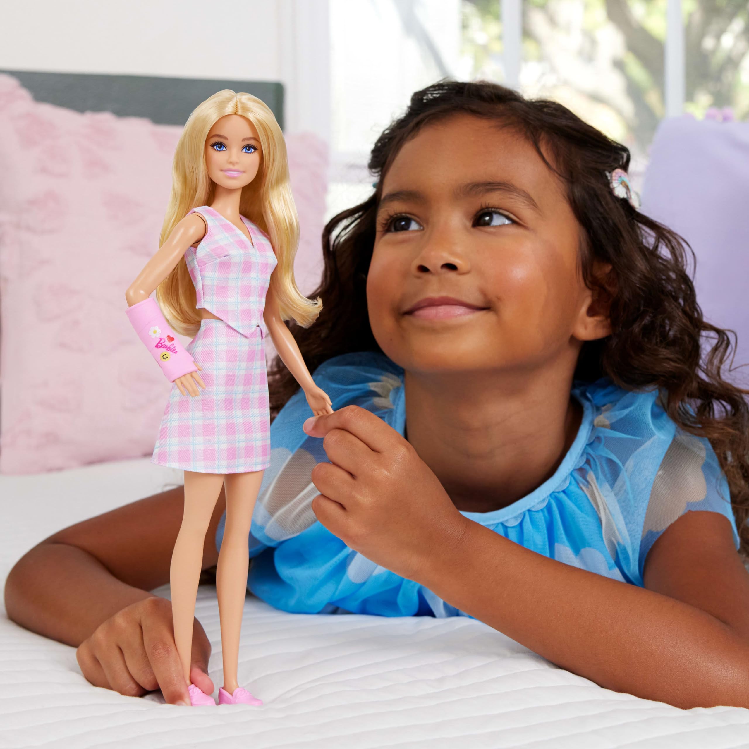 Barbie Fashionistas Doll #243 with Blonde Hair and Pink Arm Cast Accessory | 11.7323 inches