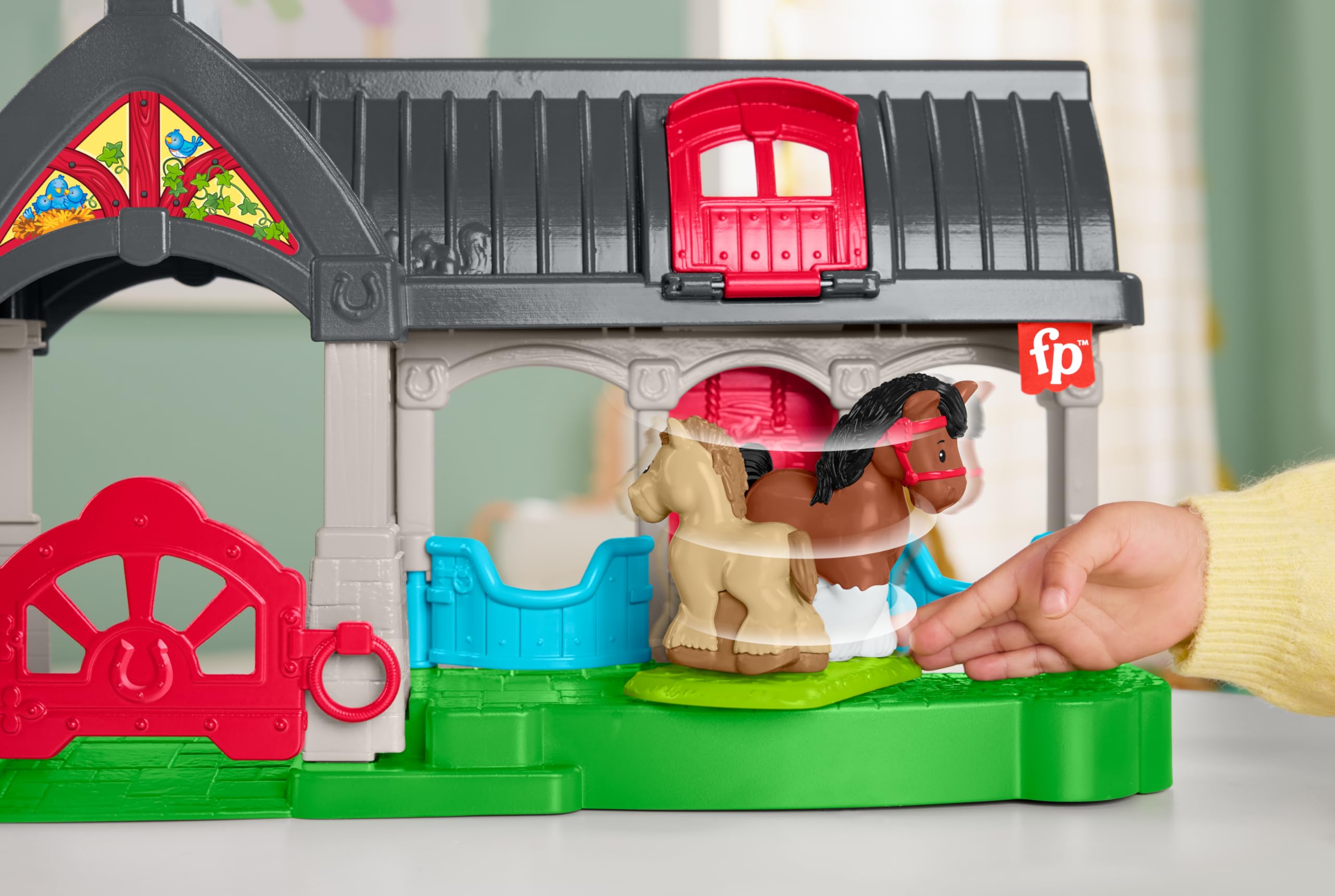 Fisher-Price Little People Friendly Horses Stable Playset with Sounds & Figures - Ages 1+ 4