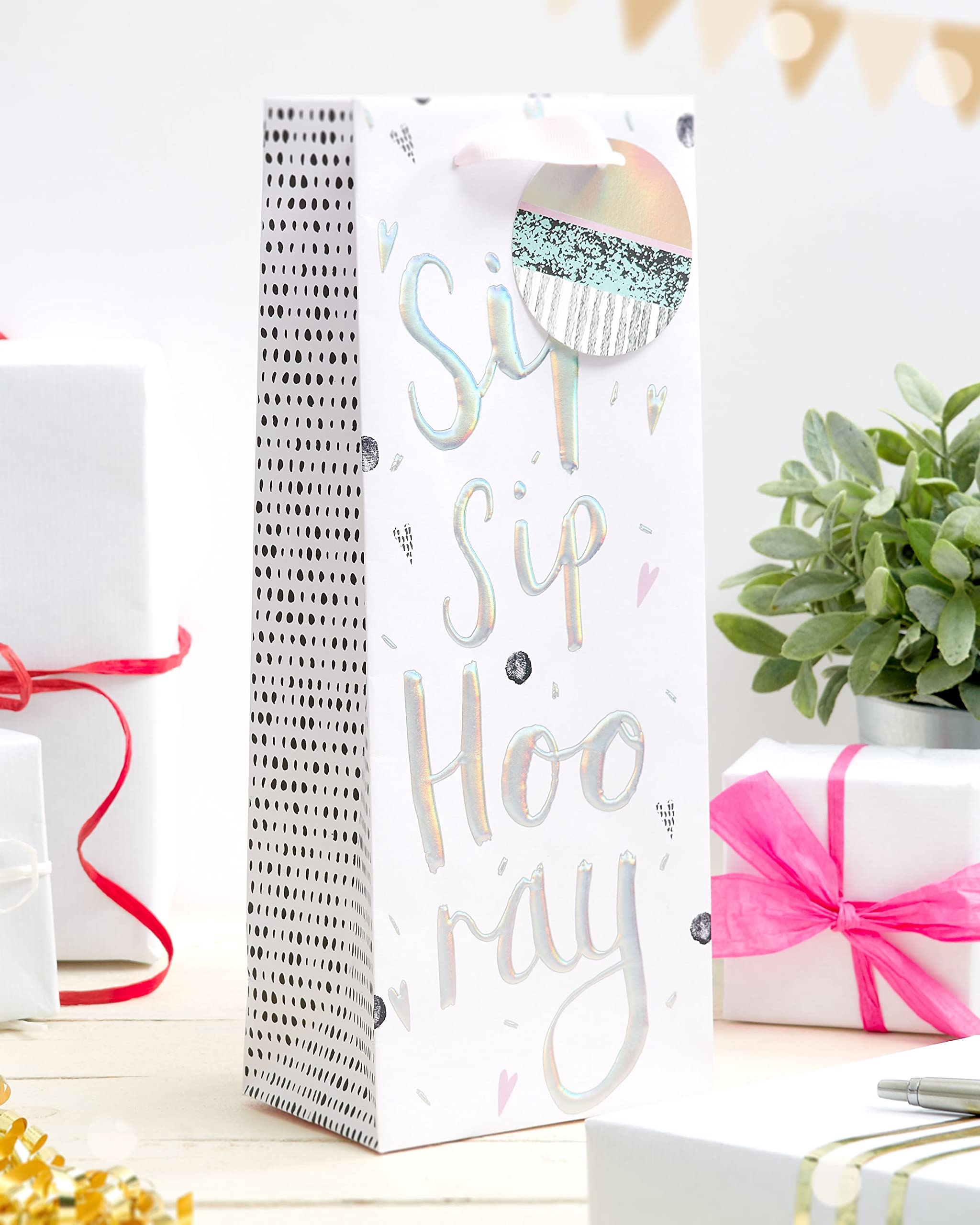 UK Greetings Bottle Bag for Her/Friend - Love Heart Design | FSC Certified | 13.3 x 32.7 x 8.3 cm 5