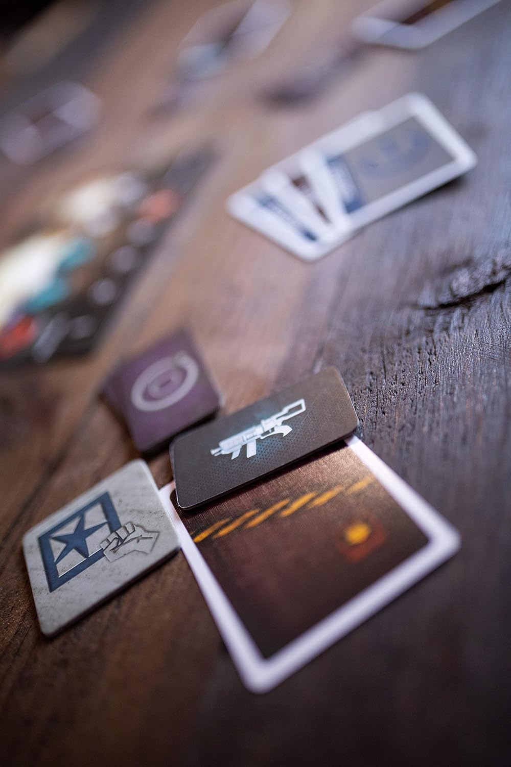 The Resistance RES2IBC Board Game 7