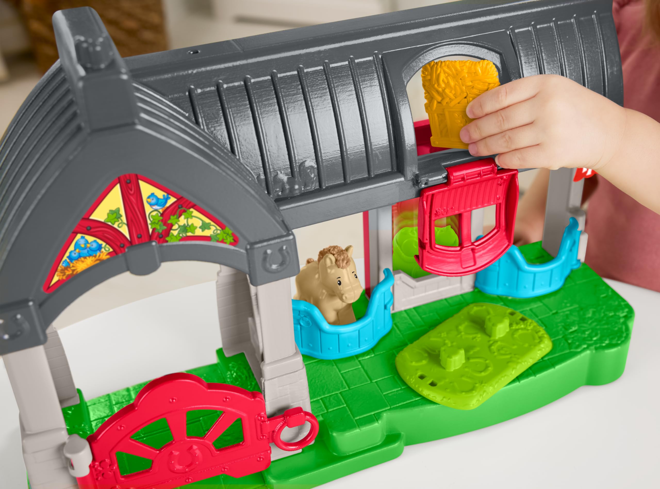 Fisher-Price Little People Friendly Horses Stable Playset with Sounds & Figures - Ages 1+ 5