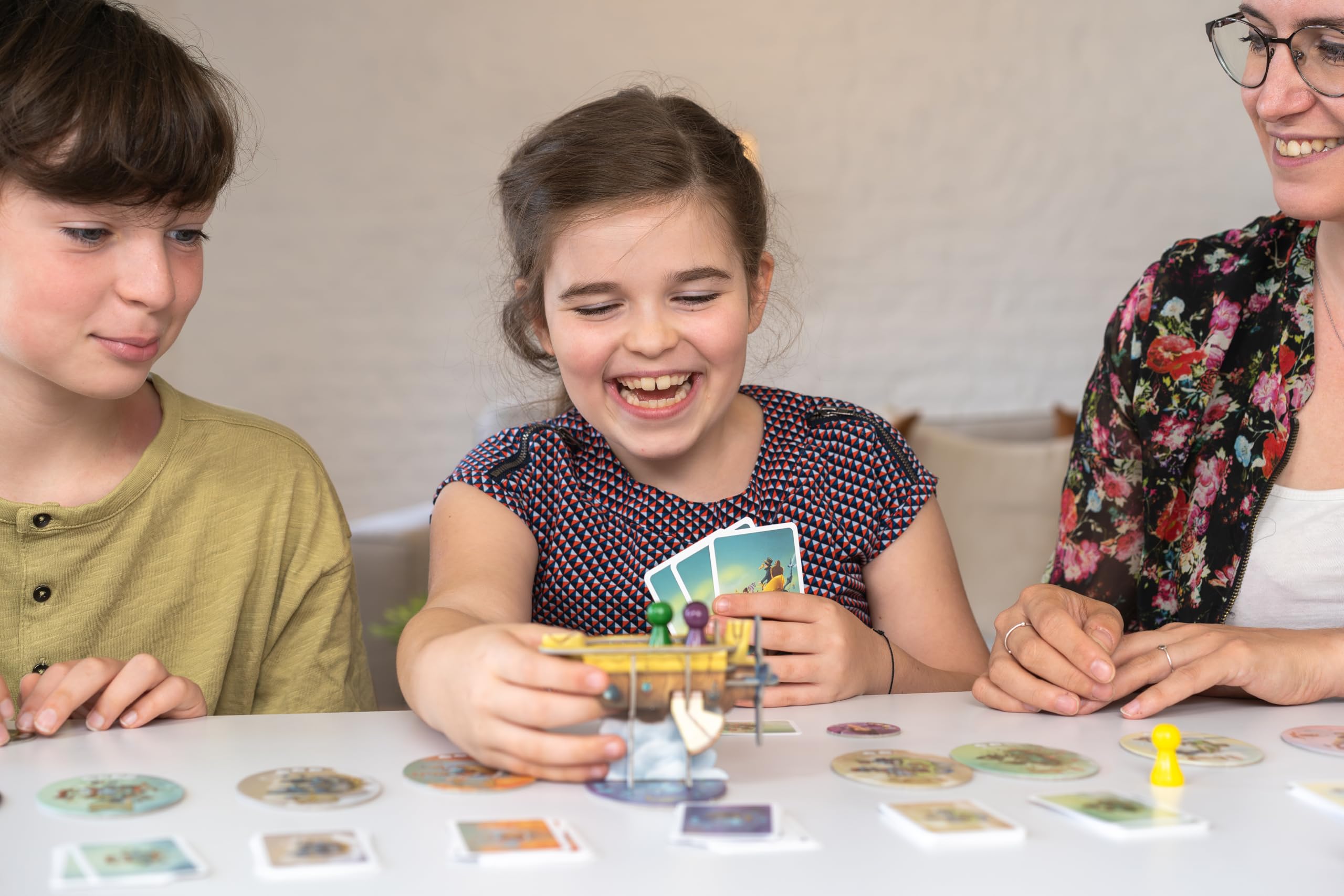 Blackrock Editions Celestia Card Game for 2-6 Players, Ages 8+, 30-Minute Play Time (French Version) 10