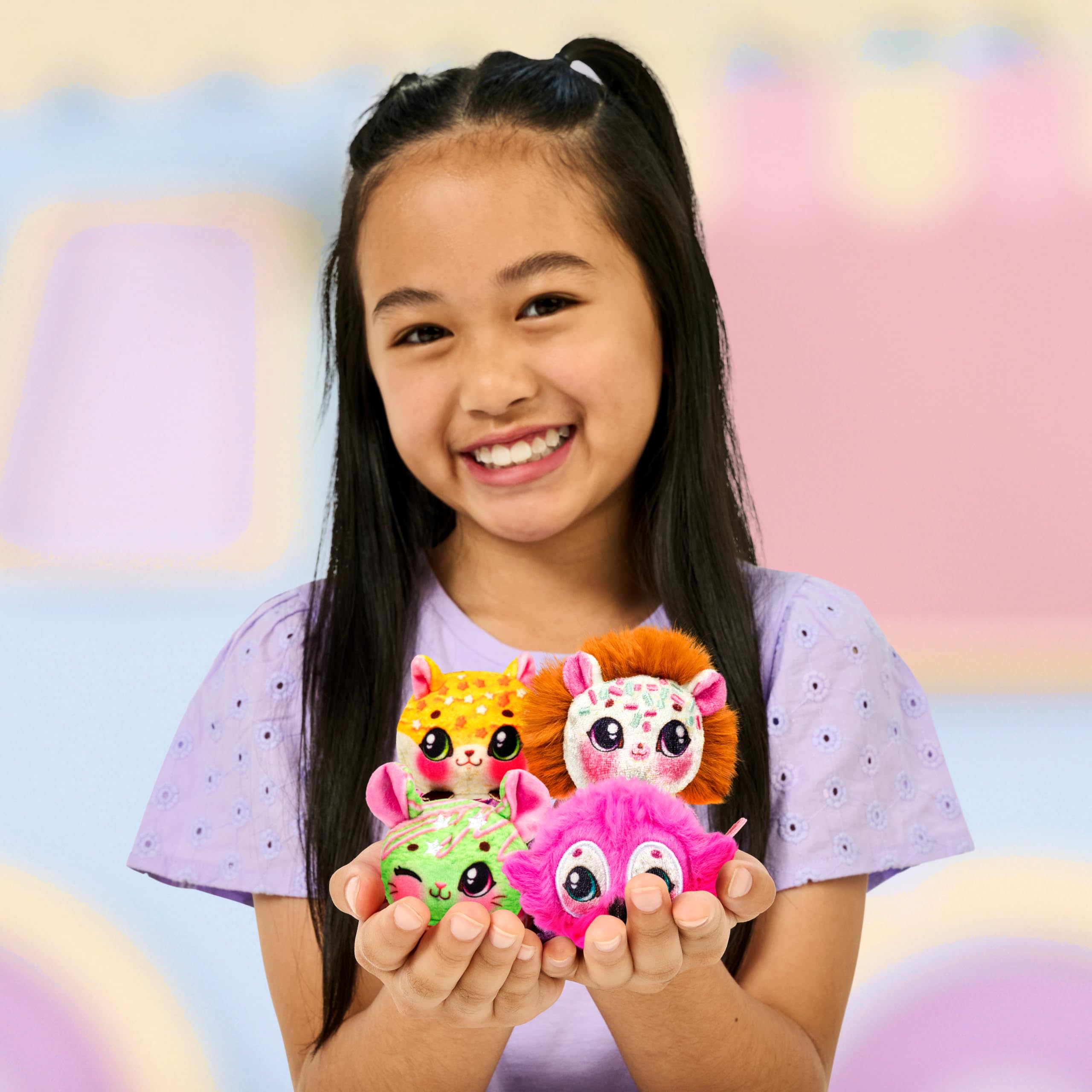 Cookeez Makery Yum Yumz Twin Pack - 2 Scented Surprise Plush Pets in Ice Cream Cone Playset 4