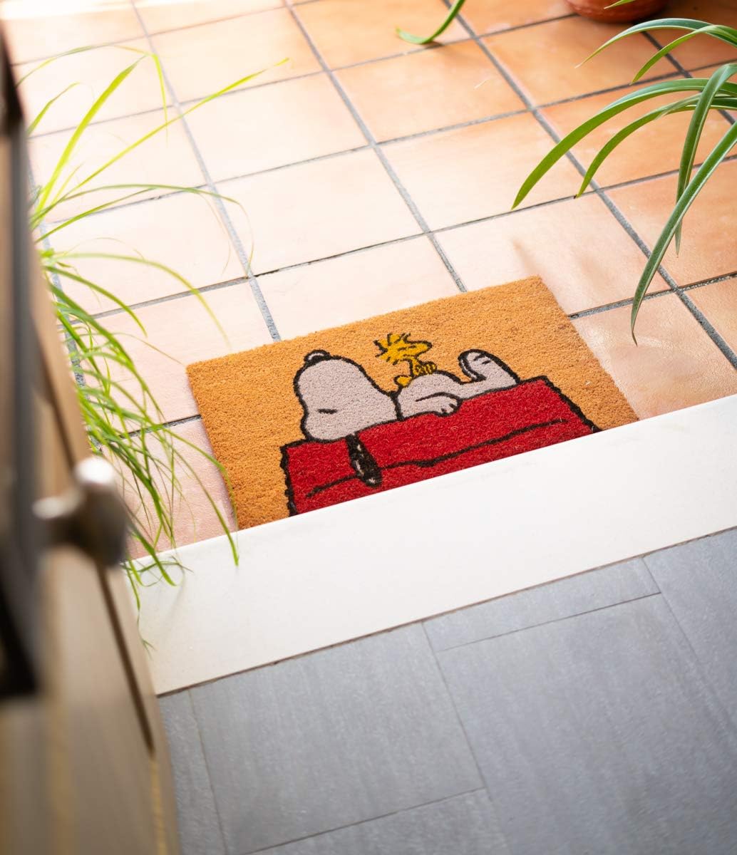 Grupo Erik Official Snoopy Door Mat - 15.7 x 23.6 Inches / 40 x 60 cm - Coconut Coir