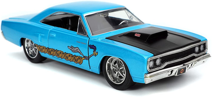 Jada 253255028 Looney Toons Road Runner Plymouth in Scala 1:24 Die-Cast con Personaggio di Willy il Coyote, 8 anni Tunes Models, Multi-Coloured