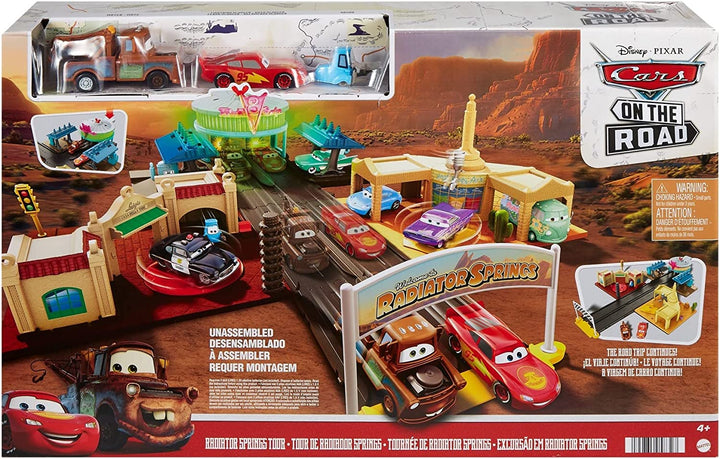 Cars HGV68 Disney and Pixar Radiator Springs Tour, Multicoloured